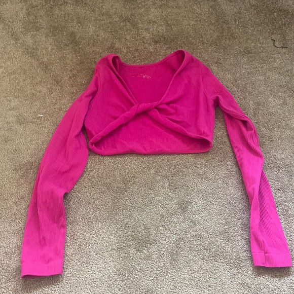 Garage Tops - cute hot pink twist top